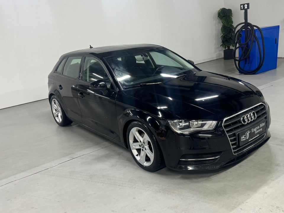 Audi A3 2,0 TDi 150 Attraction Sportback 5d