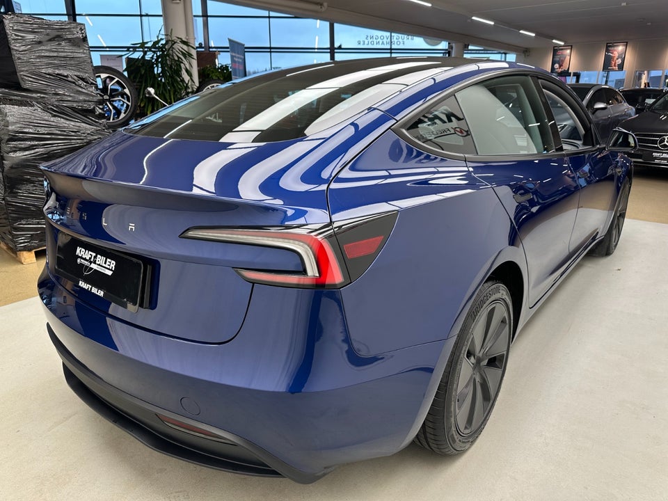 Tesla Model 3 RWD 4d