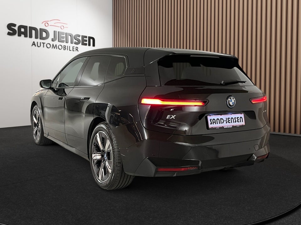 BMW iX xDrive40 Supercharged 5d