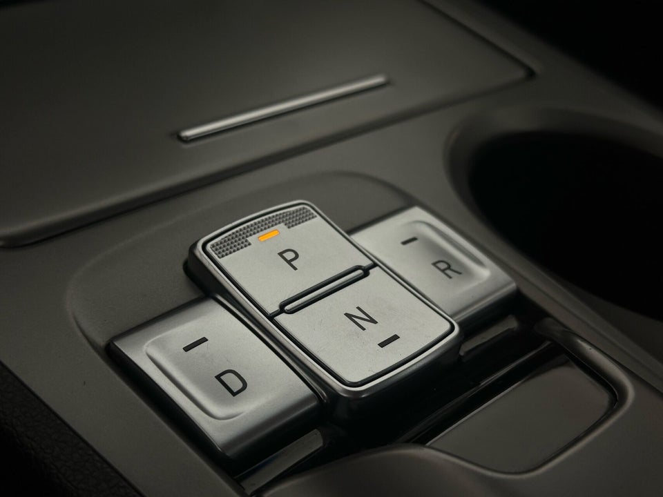 Hyundai Kona 64 EV Essential 5d