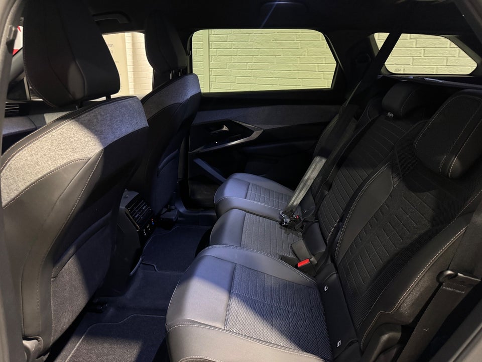 Peugeot e-5008 77 Allure 7prs 5d