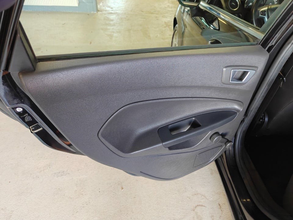 Ford Fiesta 1,6 TDCi 95 Titanium 5d