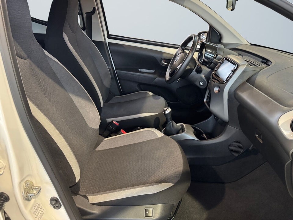 Toyota Aygo 1,0 VVT-i x-press 5d