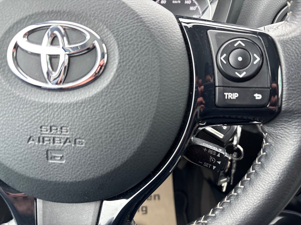 Toyota Yaris 1,5 Hybrid H1 e-CVT 5d