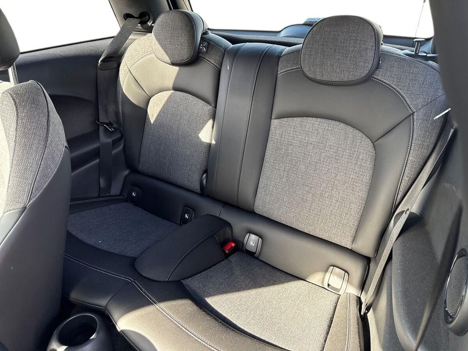 MINI Cooper SE Classic Trim 3d