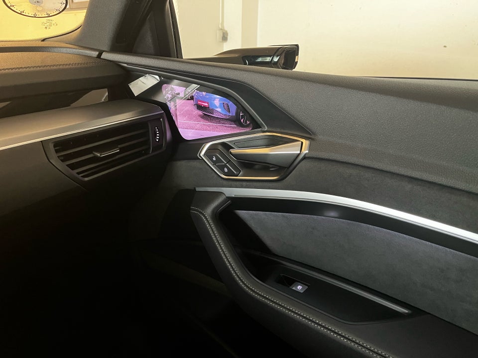 Audi Q8 e-tron 55 S-line quattro 5d