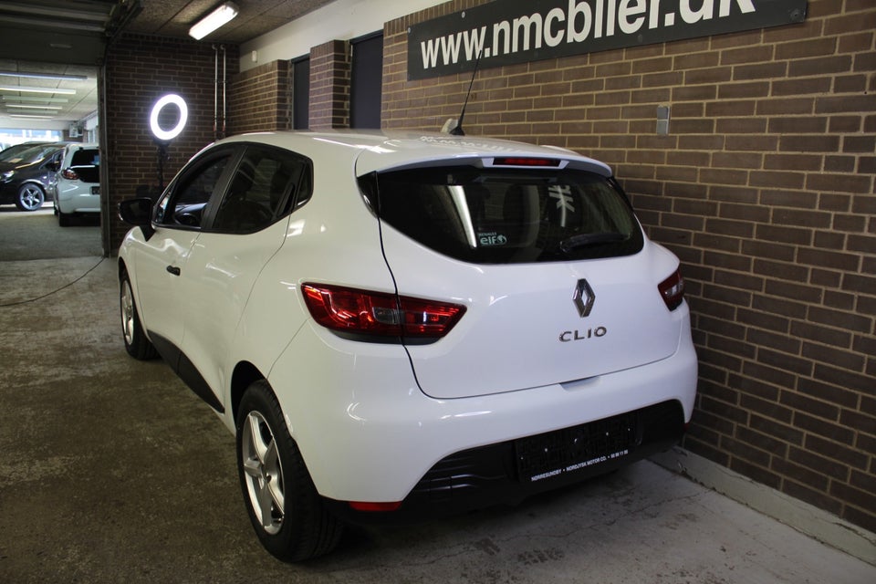 Renault Clio IV 1,2 16V Authentique 5d