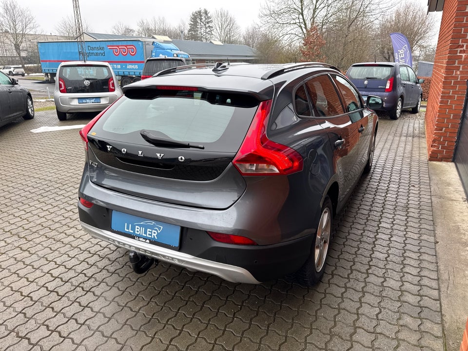 Volvo V40 CC 1,6 D2 115 Kinetic aut. 5d