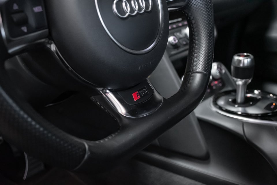 Audi R8 4,2 FSi Coupé quattro S-tr. 2d