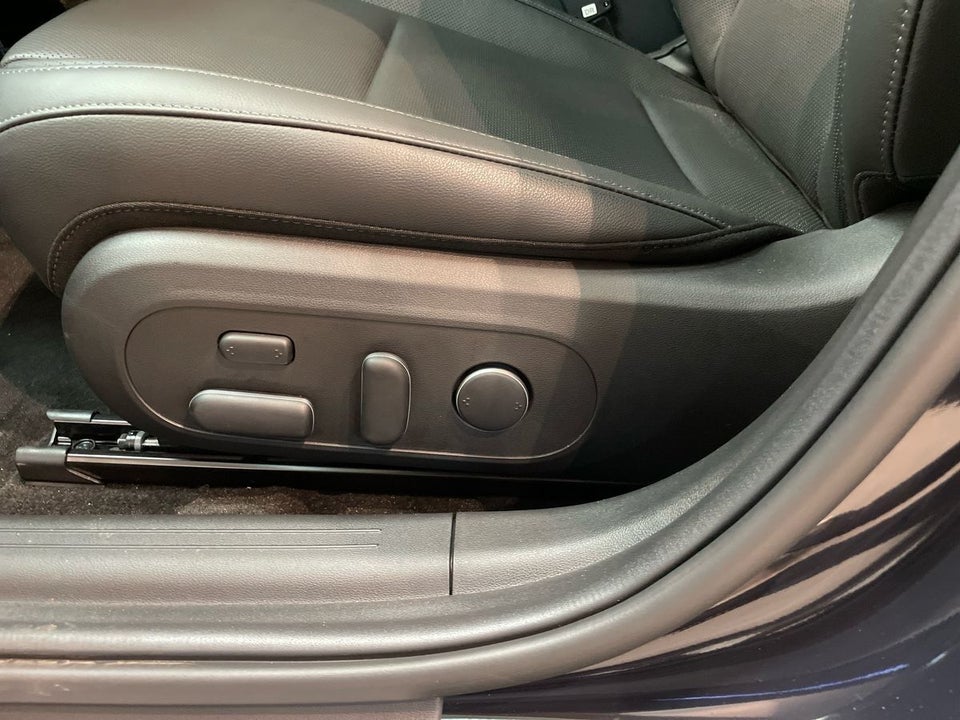 Hyundai Ioniq 6 77 Ultimate Black 4d