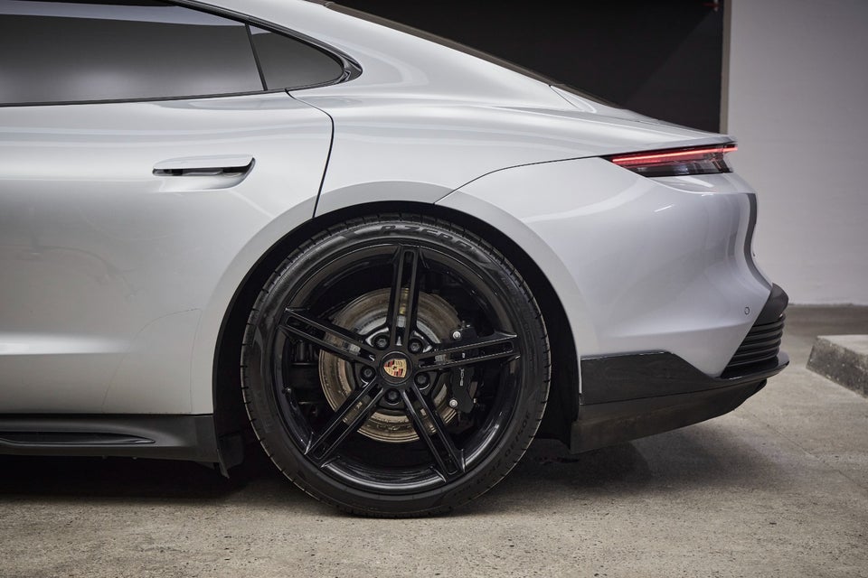 Porsche Taycan 4S 4d