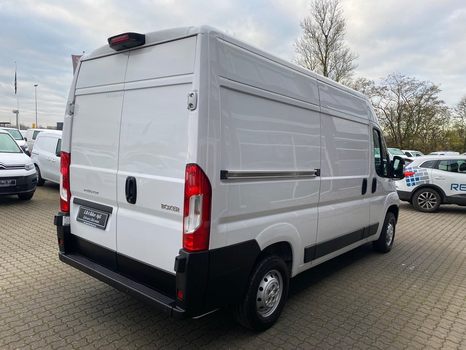 Peugeot Boxer 335 2,2 BlueHDi 140 L2H2 Premium