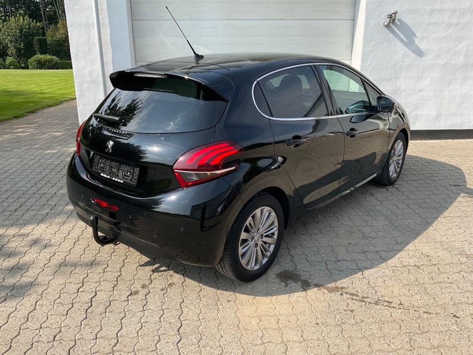 Peugeot 208 1,6 BlueHDi 100 Desire Sky 5d