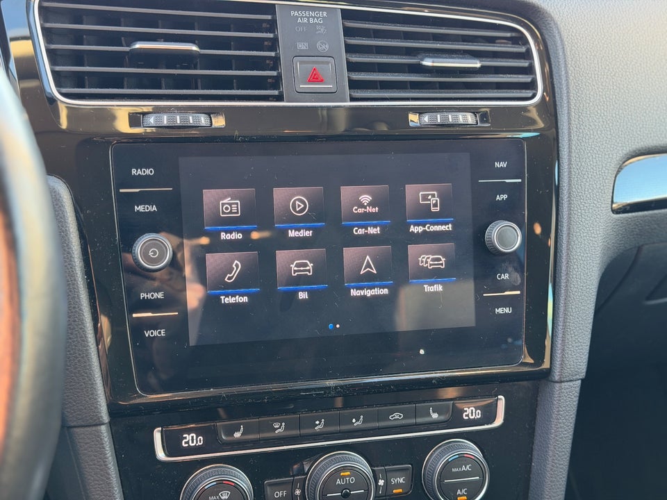 VW Golf VII 1,5 TSi 130 Highline Variant 5d