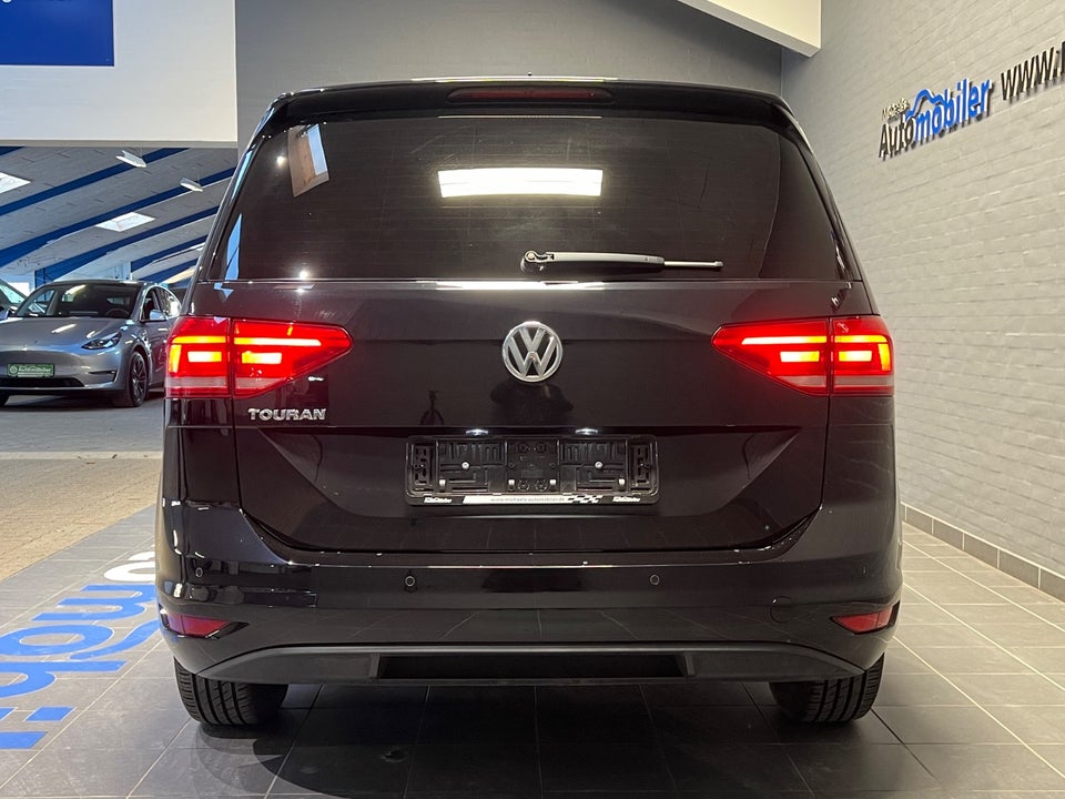 VW Touran 1,6 TDi 115 IQ.Drive DSG 7prs 5d