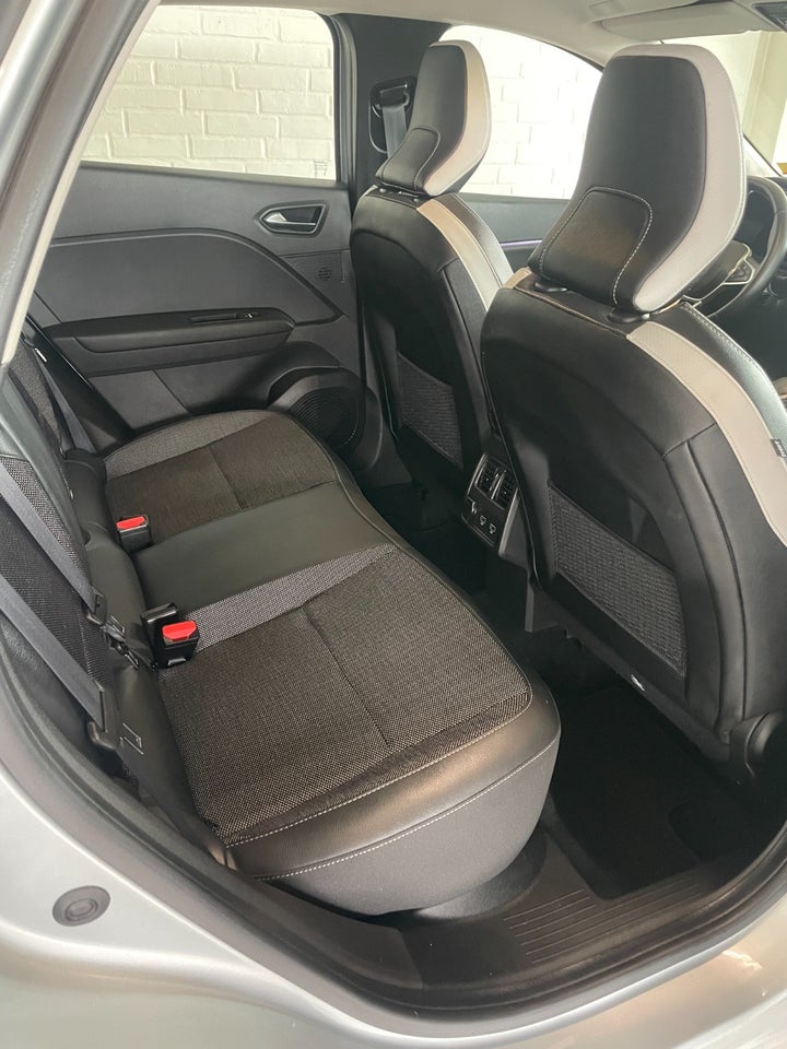 Renault Captur 1,6 E-Tech Intens 5d