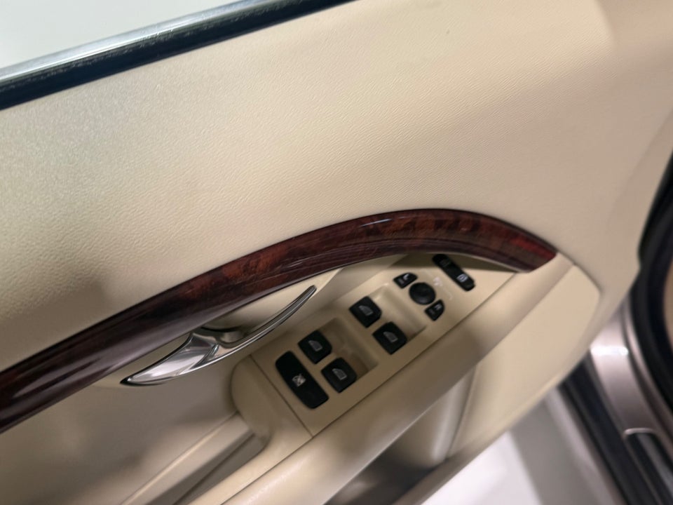 Volvo S80 2,5 T Momentum aut. 4d