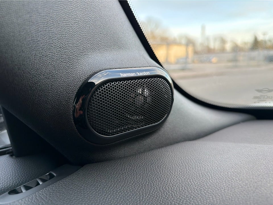 MINI Cooper SE Cabriolet 2d