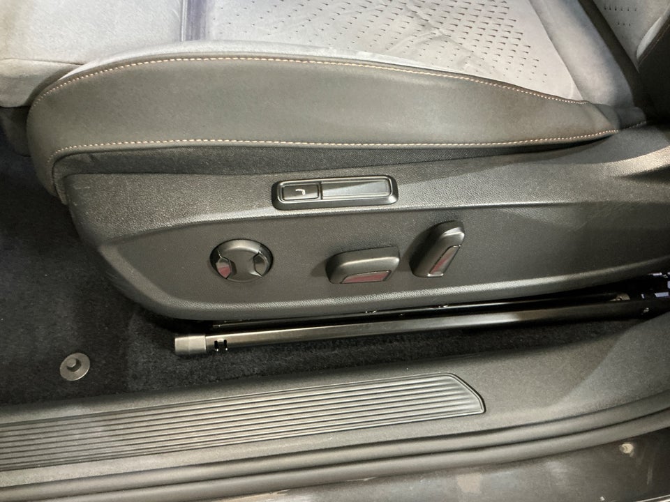 Cupra Born 77 e-Boost Dinamica Pack High 5d