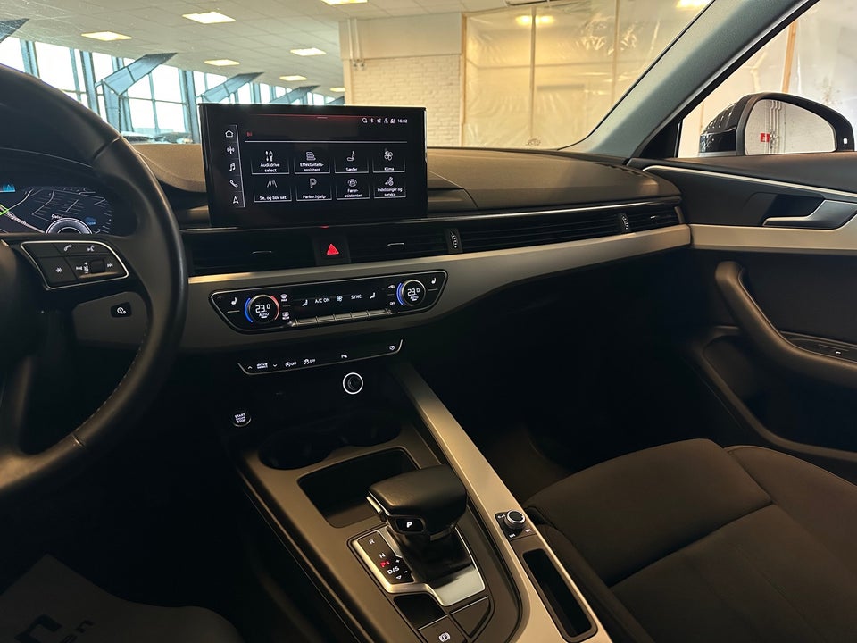 Audi A4 40 TFSi Prestige Avant S-tr. 5d