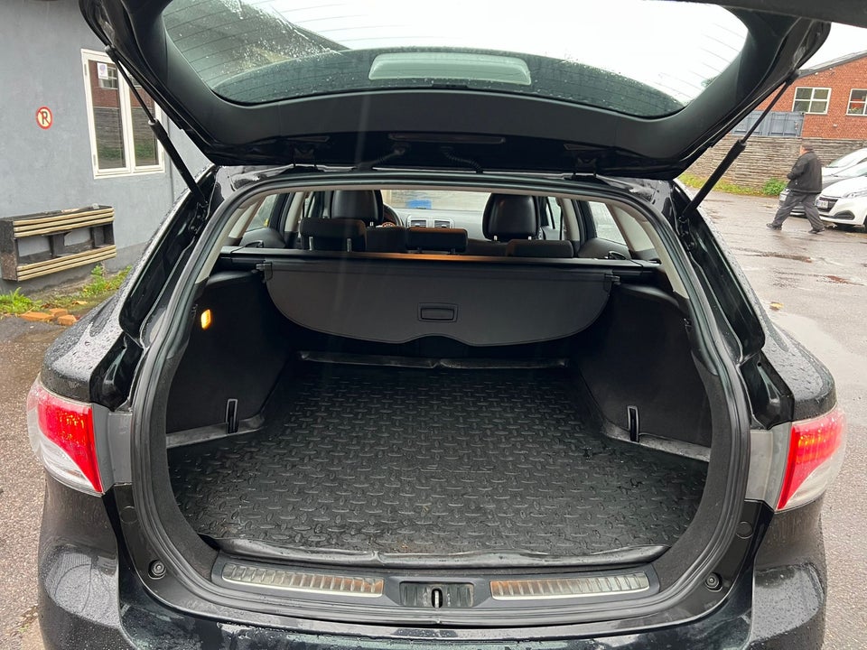 Toyota Avensis 1,8 VVT-i T2 stc. 5d