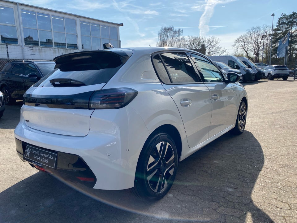 Peugeot 208 1,2 PureTech 100 Allure+ 5d