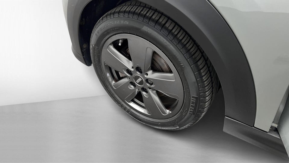 MINI Cooper SE Essential 3d