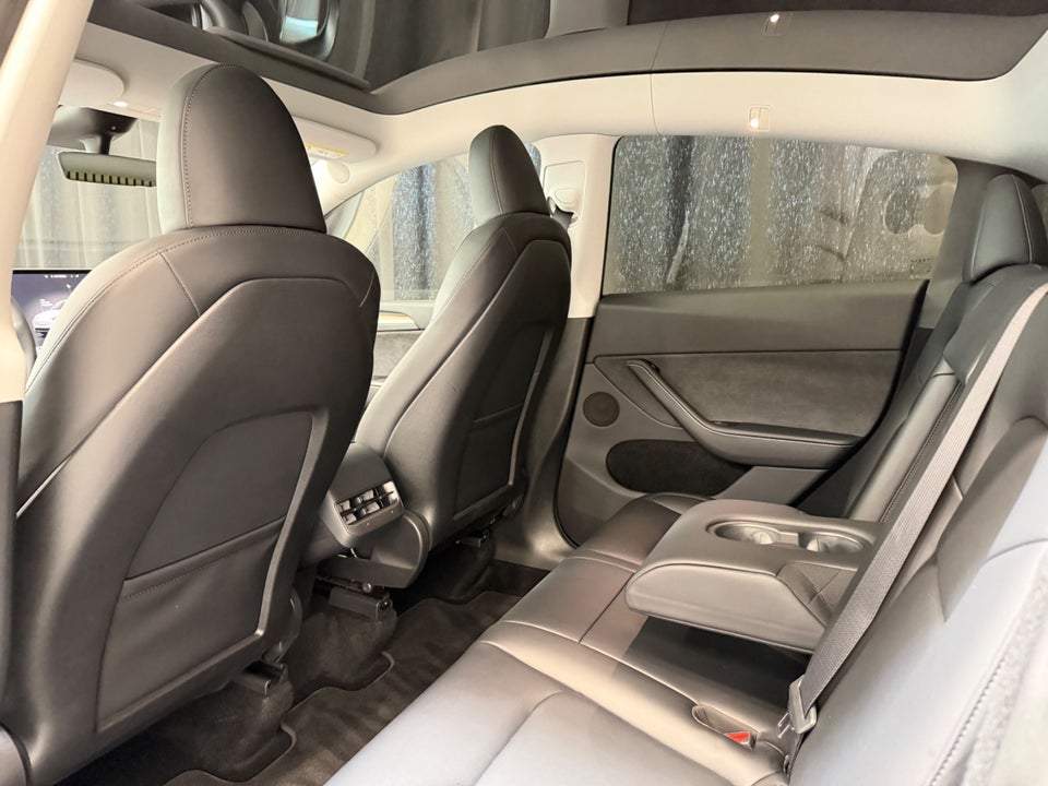 Tesla Model Y Long Range AWD 5d