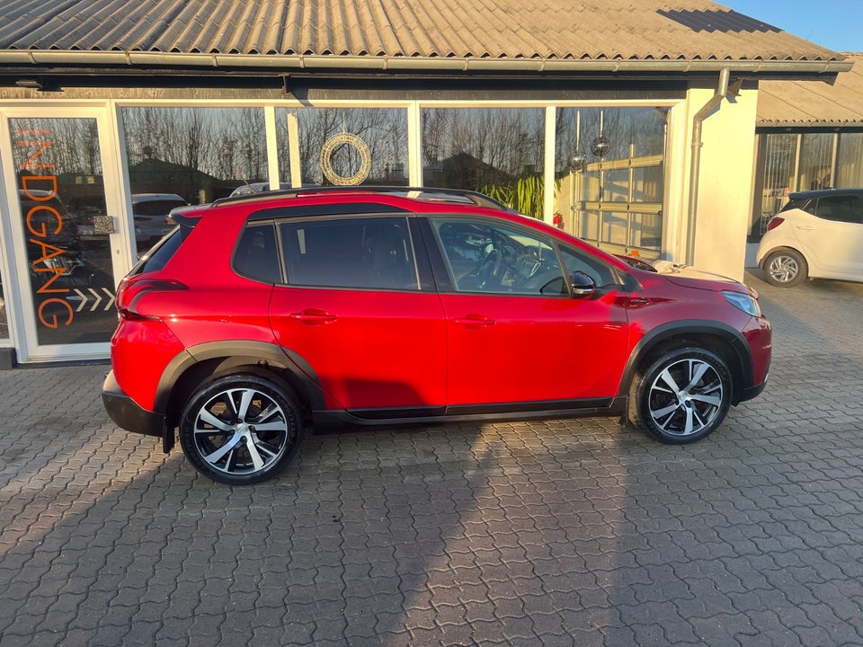 Peugeot 2008 1,6 BlueHDi 120 GT Line Sky 5d