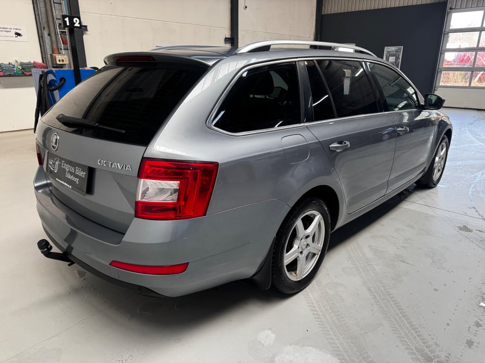 Skoda Octavia 1,6 TDi 105 Elegance 5d