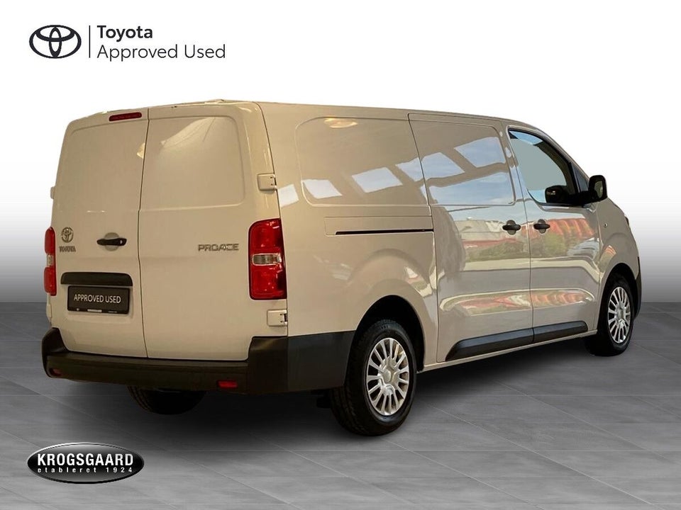 Toyota ProAce 2,0 D 144 Medium Comfort Master 4d