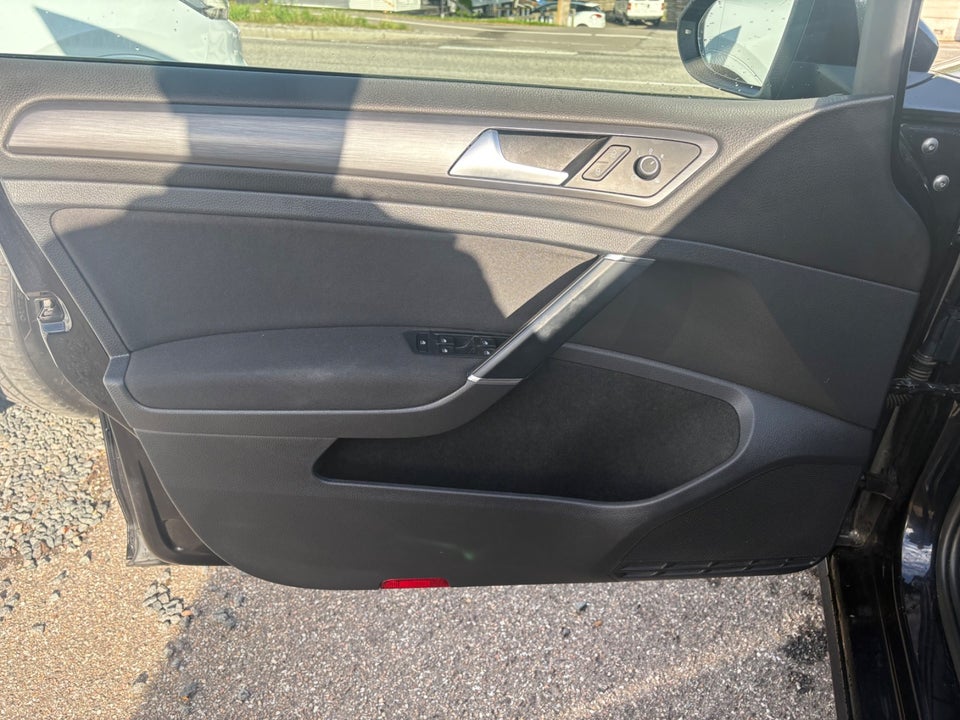 VW Golf VII 1,6 TDi 115 Comfortline Variant 5d