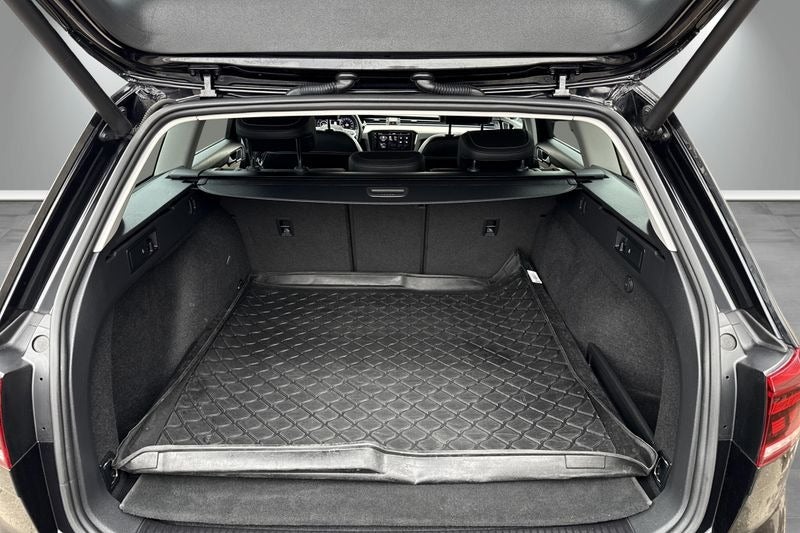 VW Passat 1,5 TSi 150 Elegance+ Pro Variant DSG 5d