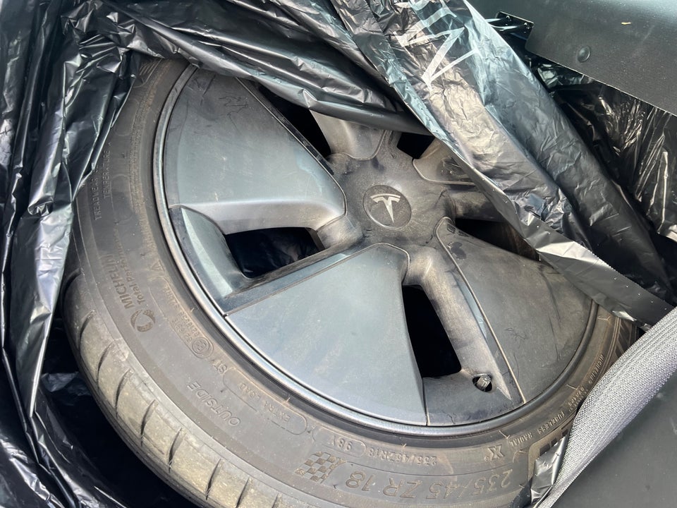 Tesla Model 3 RWD 4d