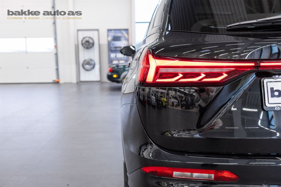 Navor E5 1,5 PHEV Rock 5d