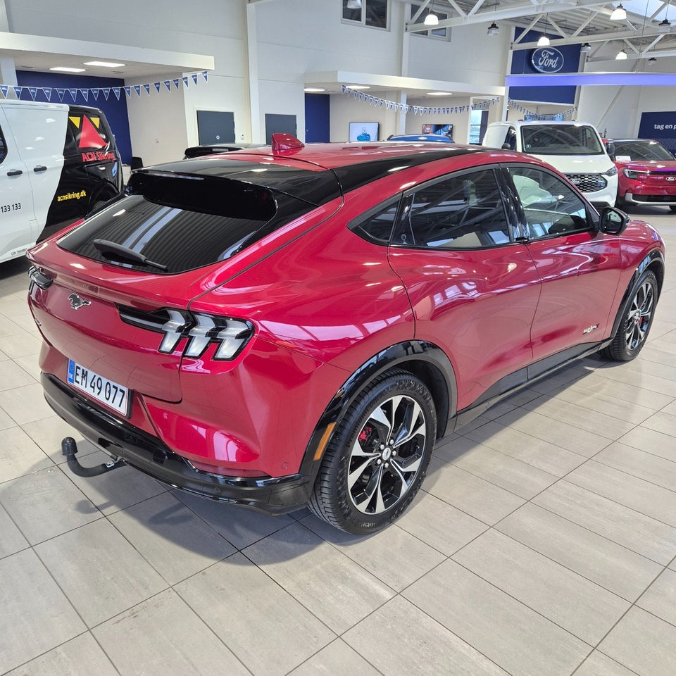 Ford Mustang Mach-E 88 Extended Range AWD 5d