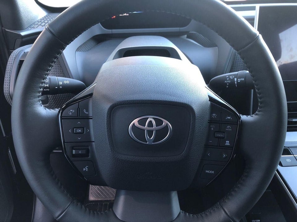 Toyota bZ4X Executive 5d