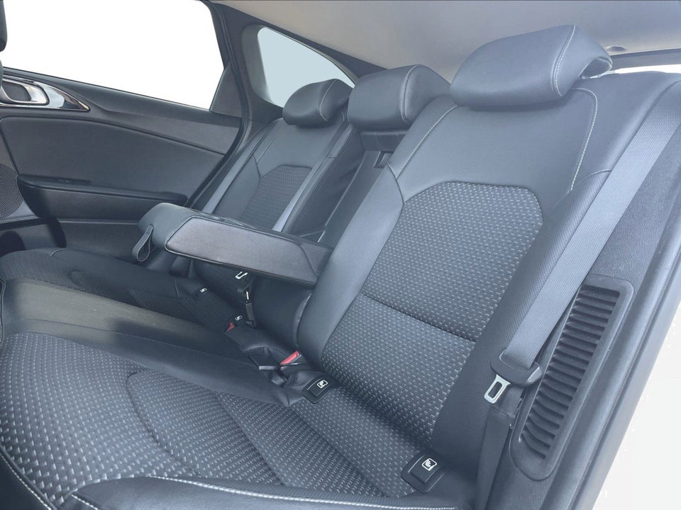 Kia Ceed 1,6 PHEV Upgrade SW DCT 5d