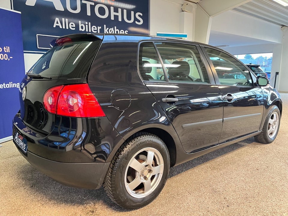 VW Golf V 1,6 FSi Trendline 5d