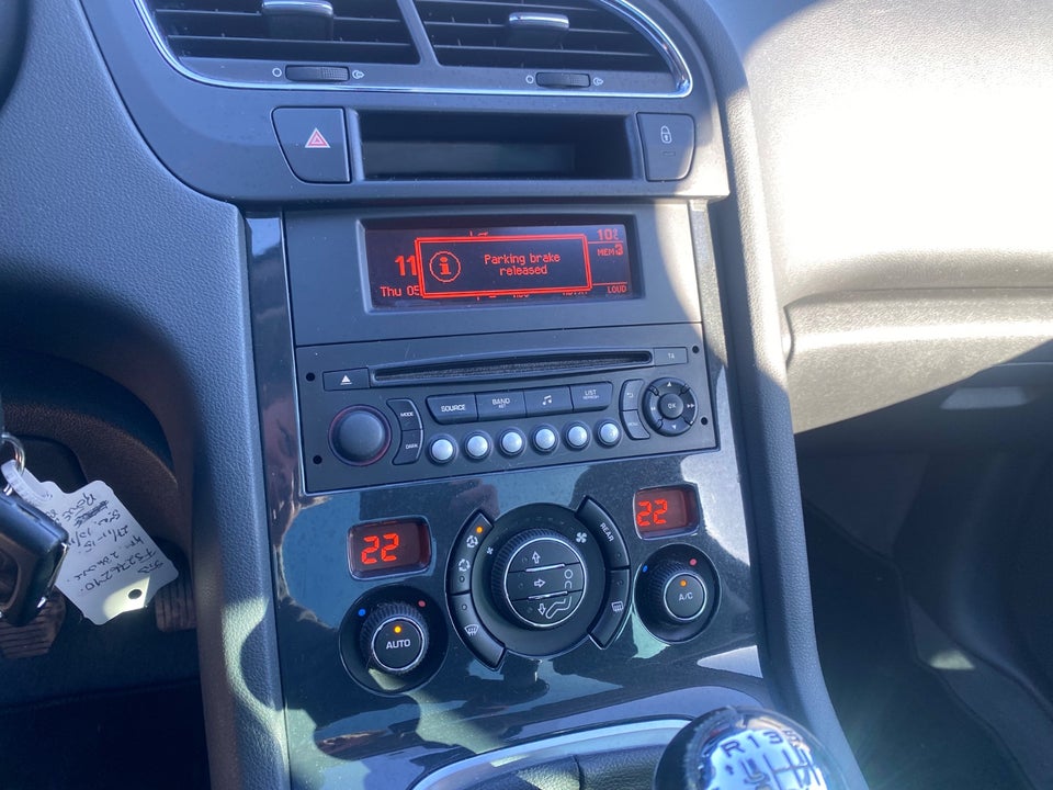 Peugeot 5008 1,6 BlueHDi 120 Style 7prs 5d