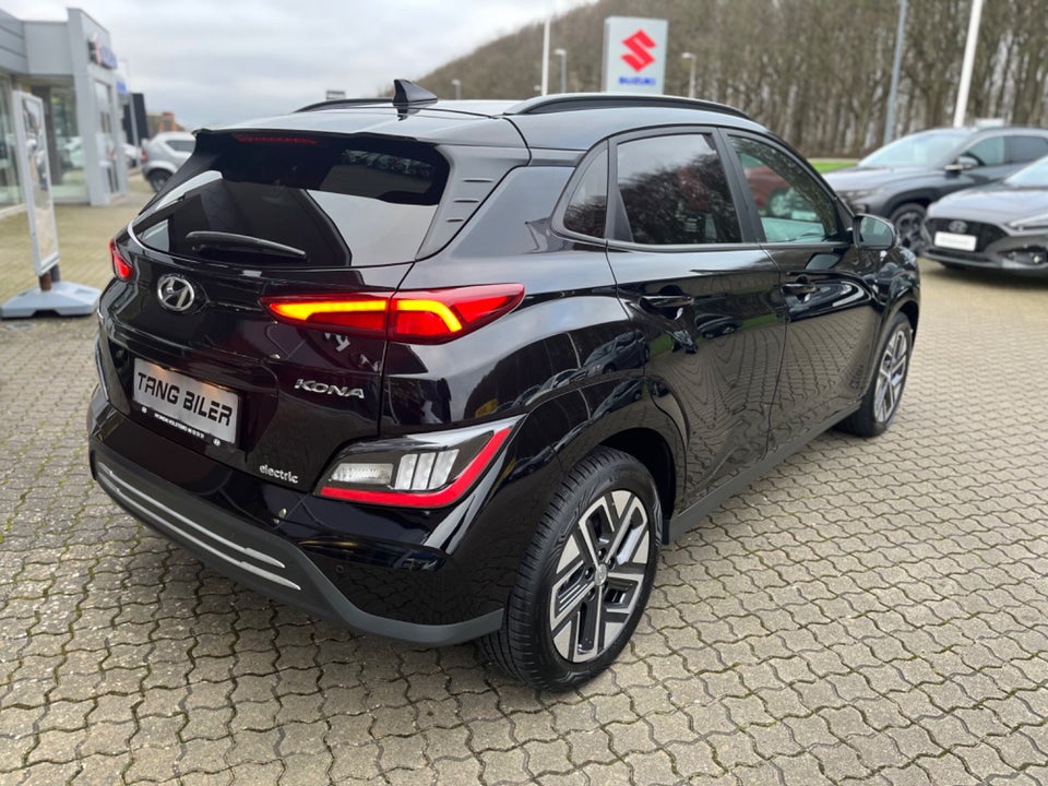 Hyundai Kona 64 EV Essential 5d