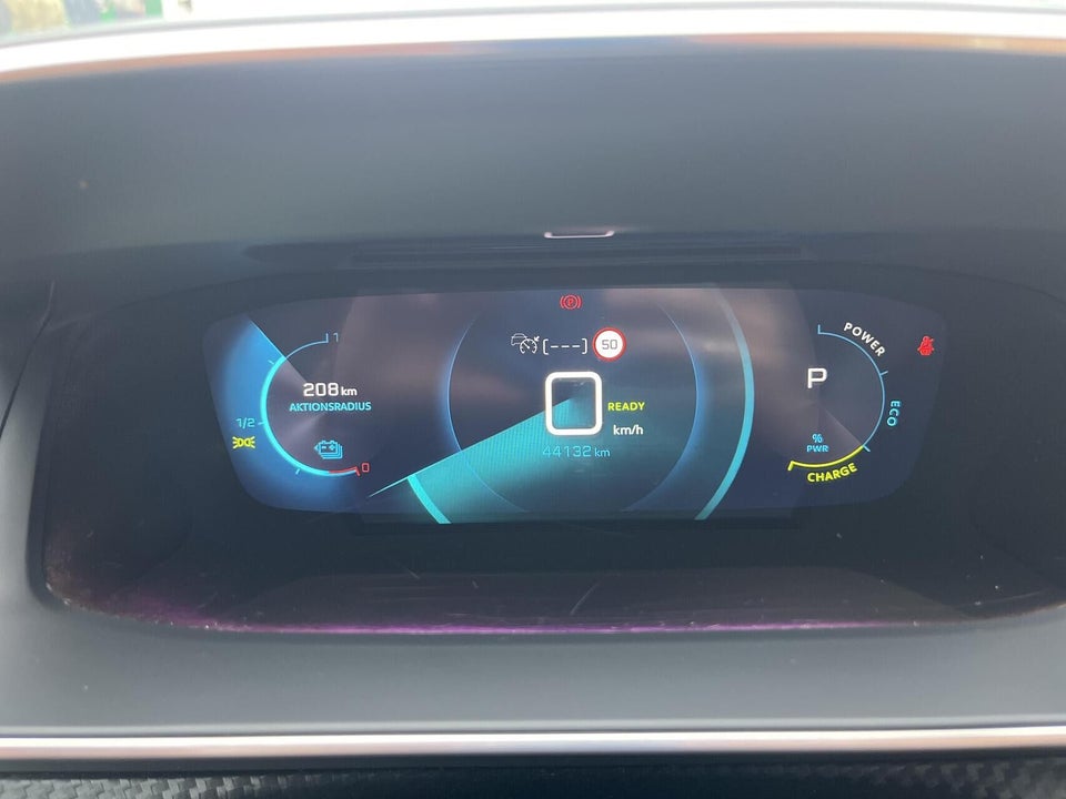 Peugeot e-2008 50 GT Premium 5d