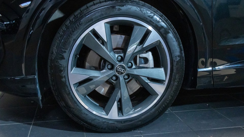 Audi Q4 e-tron 45 S-line 5d