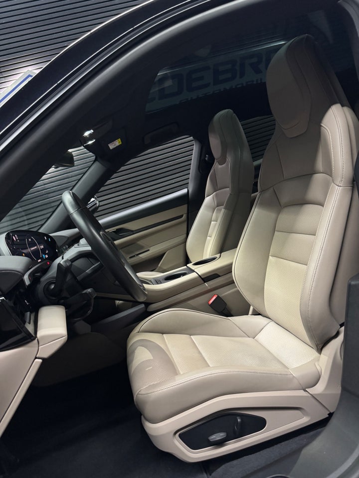 Porsche Taycan Performance+ 4d