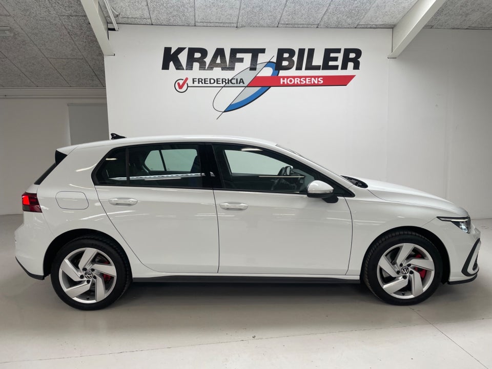 VW Golf VIII 1,4 GTE DSG 5d