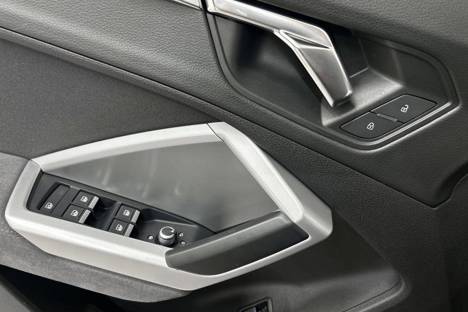 Audi Q3 45 TFSi e Attitude plus S-tr. 5d