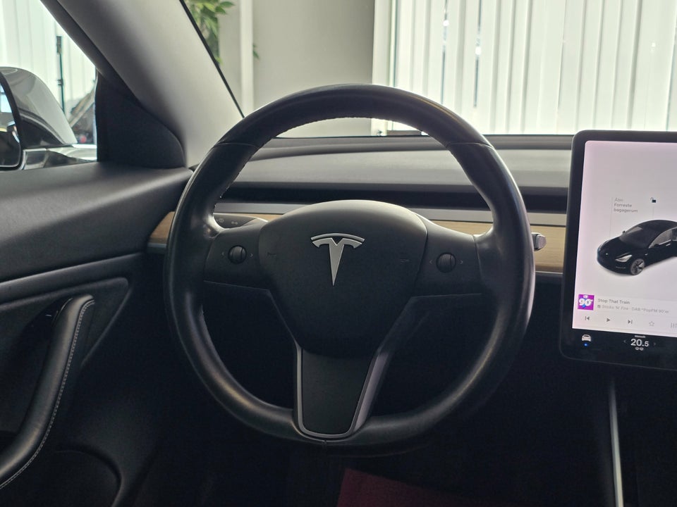Tesla Model 3 Standard Range+ RWD 4d
