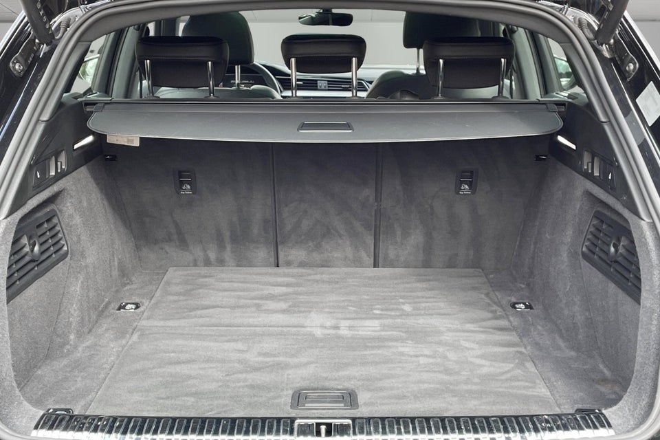 Audi SQ8 e-tron quattro 5d