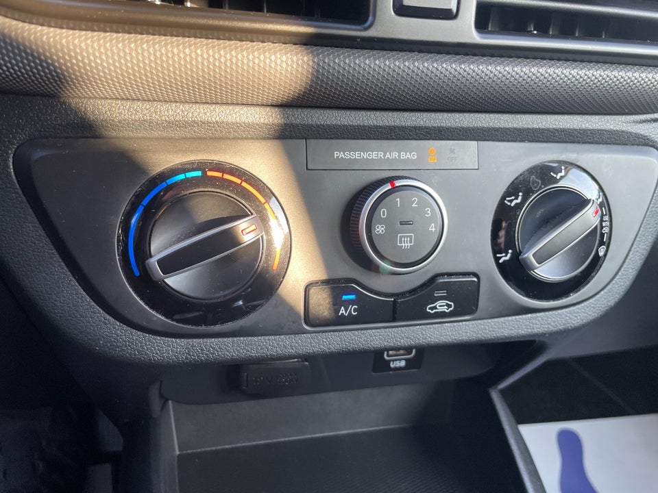 Hyundai i10 1,0 MPi Essential 5d