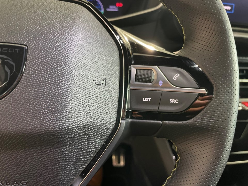 Peugeot e-2008 50 GT 5d